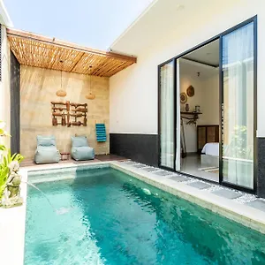 https://kamaratih-villas.ubudhotelsnow.com